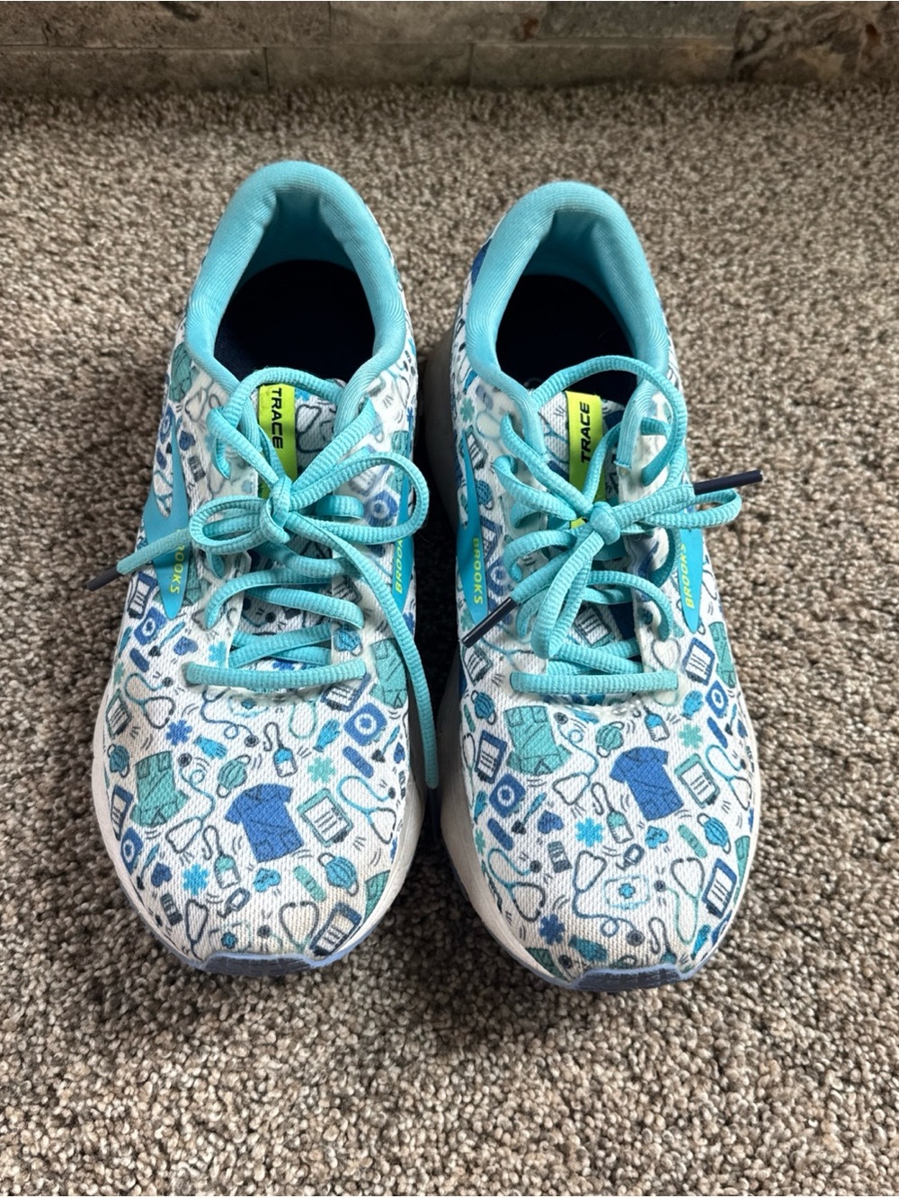 Brooks Trace 3 Lightweight Turquoise Nurse Patterned Running Shoes Womens 8.5 B - Picture 2 of 9